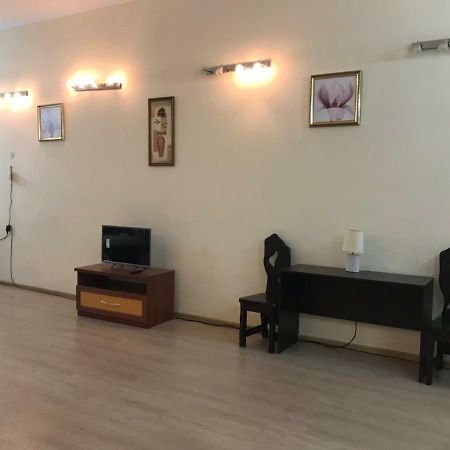 Mini-Hotel Verhovina Киев Екстериор снимка