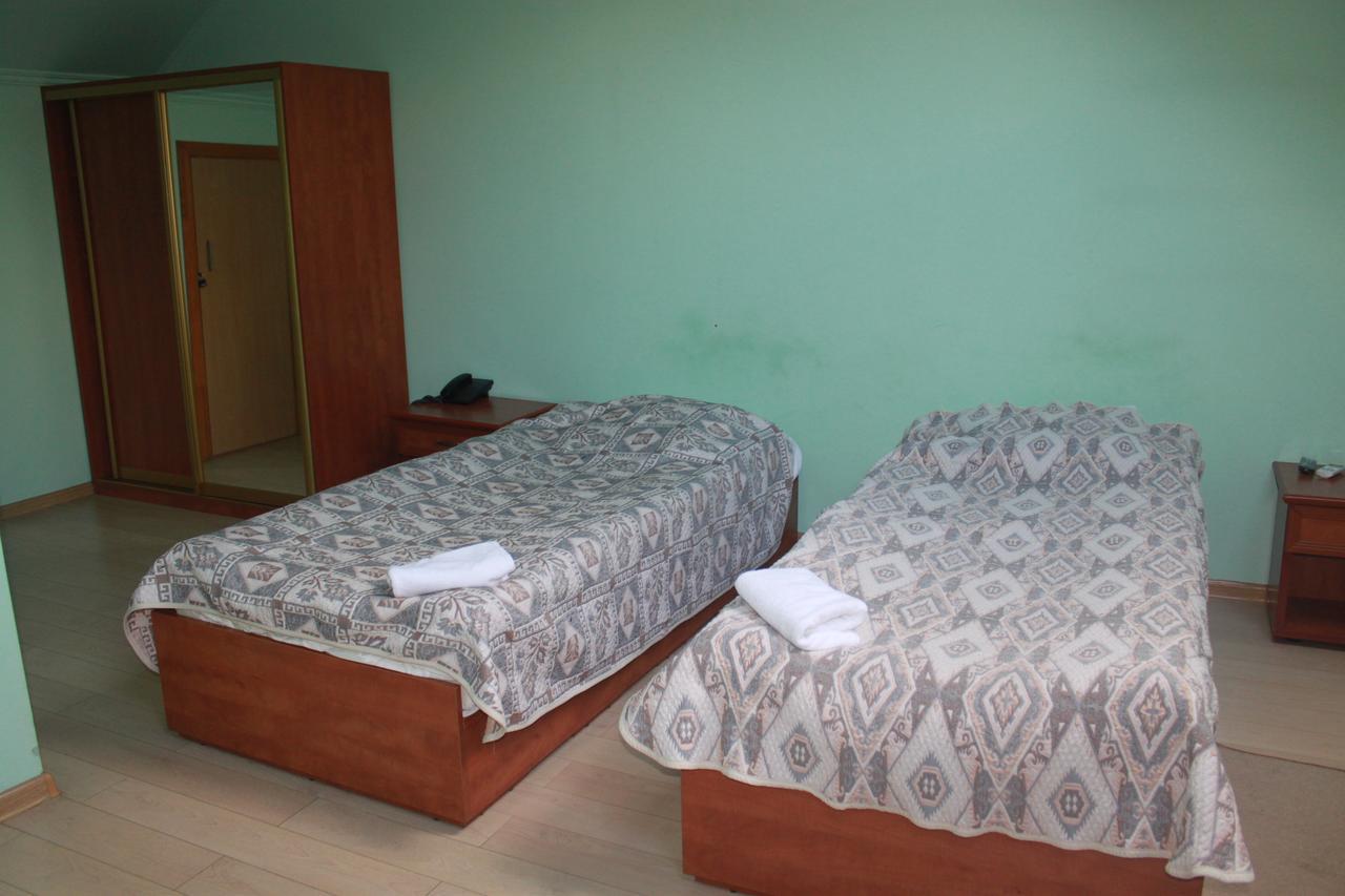 Mini-Hotel Verhovina Киев Екстериор снимка