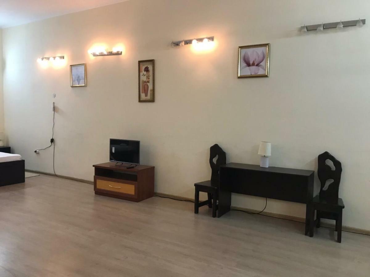 Mini-Hotel Verhovina Киев Екстериор снимка